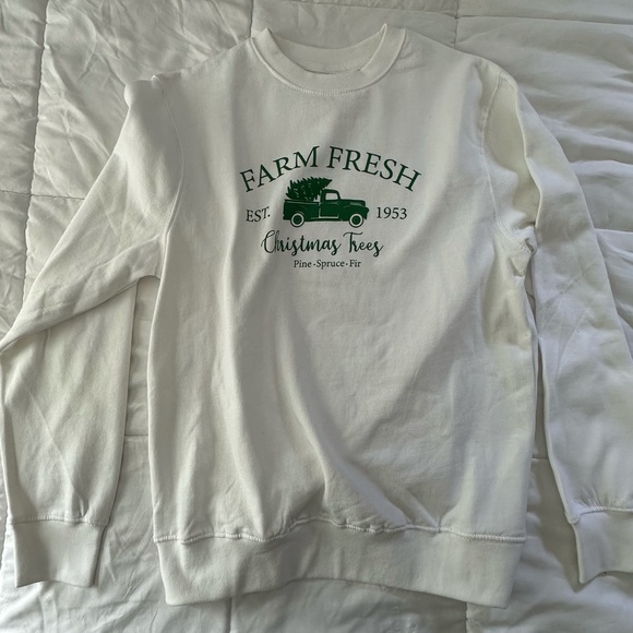 Graphic Sweatshirt - Farm Fresh Christmas Trees - Holiday - Size Medium New - Picture 1 of 4